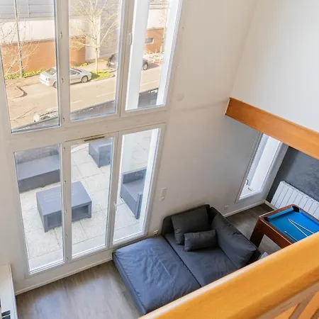 Urban Pool Apartment *